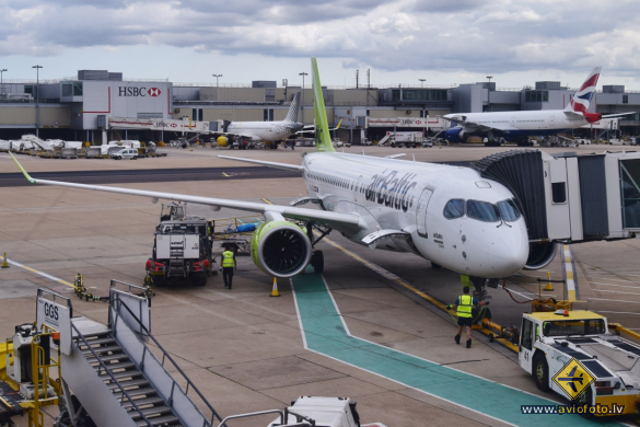 Bombardier CSeries CS300 (BD-500-1A11)